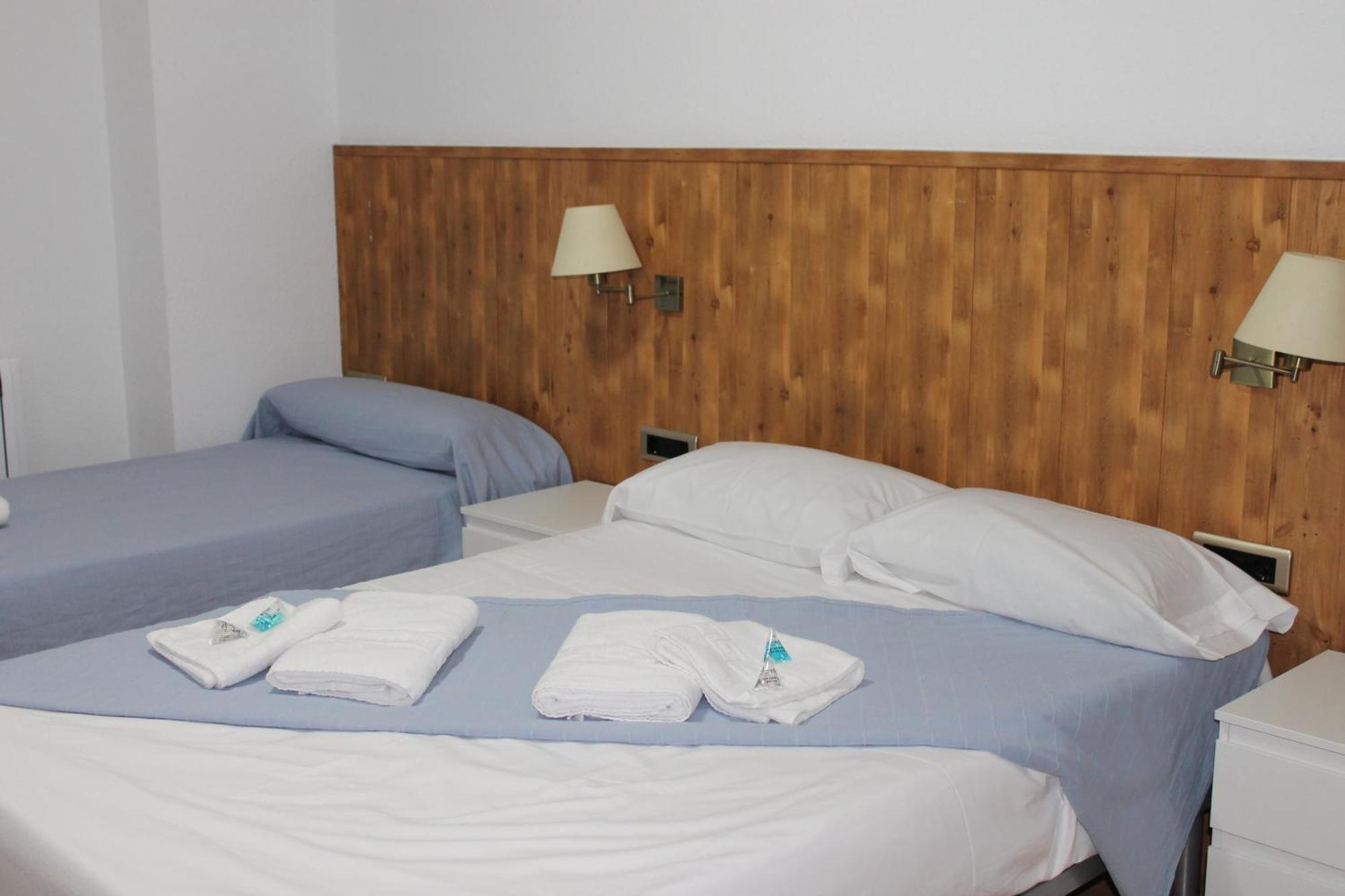 Hostal Amantes De Teruel Habitación foto
